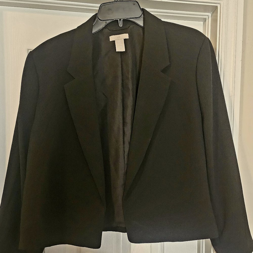 H&M Black Crop Blazer - Never Worn